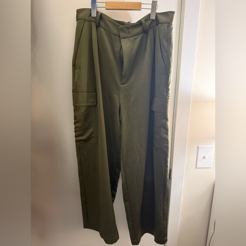 Madewell Women's  Cargo Pants in Olive